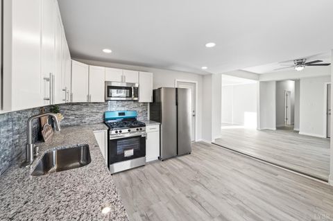 Tiny photo for 500 Amherst Street, Lynchburg, VA 24504 (MLS # 363974)