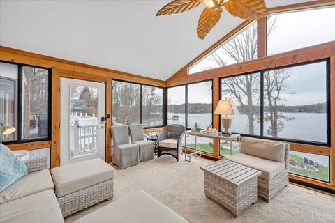 Tiny photo for 1300 Pats Drive, Moneta, VA 24121 (MLS # 365244)