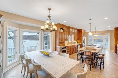 Tiny photo for 1300 Pats Drive, Moneta, VA 24121 (MLS # 365244)