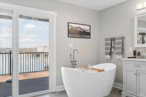 Tiny photo for 1009 Guardian Circle, Huddleston, VA 24104 (MLS # 365014)