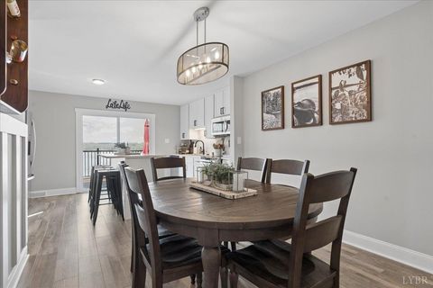 Tiny photo for 1009 Guardian Circle, Huddleston, VA 24104 (MLS # 365014)