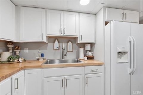 Tiny photo for 1009 Guardian Circle, Huddleston, VA 24104 (MLS # 365014)