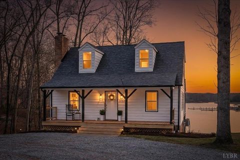 Tiny photo for 1009 Guardian Circle, Huddleston, VA 24104 (MLS # 365014)