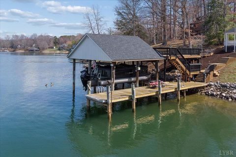 Tiny photo for 1009 Guardian Circle, Huddleston, VA 24104 (MLS # 365014)