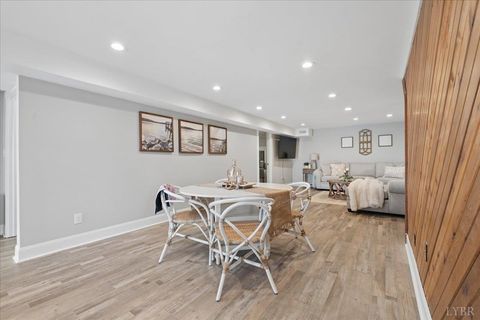 Tiny photo for 1009 Guardian Circle, Huddleston, VA 24104 (MLS # 365014)