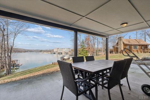 Tiny photo for 1009 Guardian Circle, Huddleston, VA 24104 (MLS # 365014)