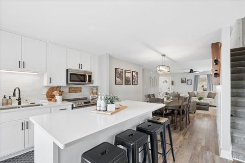 Tiny photo for 1009 Guardian Circle, Huddleston, VA 24104 (MLS # 365014)