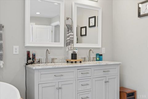 Tiny photo for 1009 Guardian Circle, Huddleston, VA 24104 (MLS # 365014)