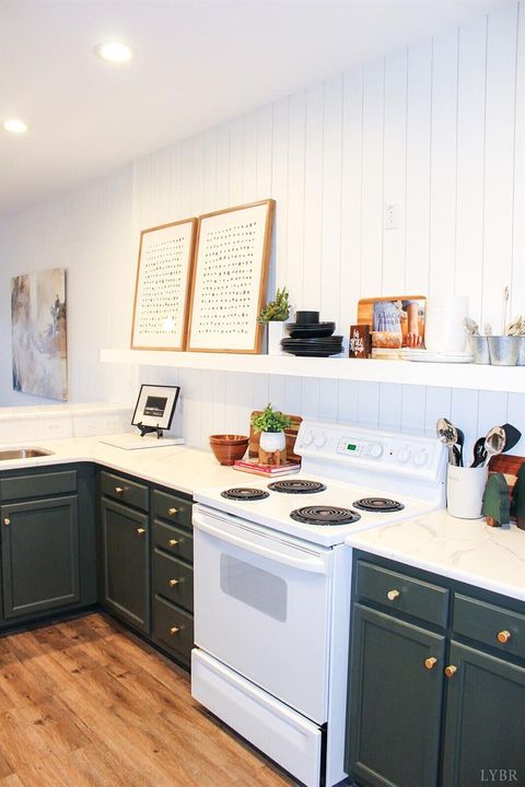 Tiny photo for 1019 Mariners Way Way #30, Huddleston, VA 24104 (MLS # 364102)