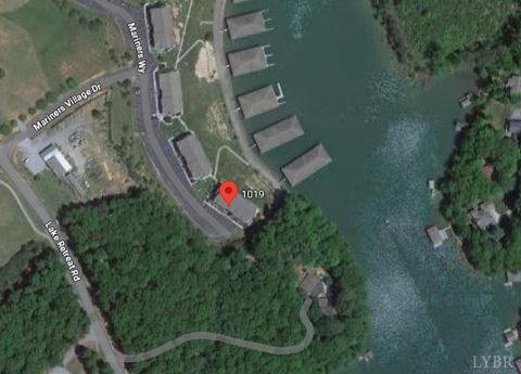 Tiny photo for 1019 Mariners Way Way #30, Huddleston, VA 24104 (MLS # 364102)