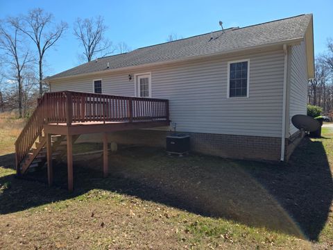 Tiny photo for 229 Lee Grant Avenue, Appomattox, VA 24522 (MLS # 364919)