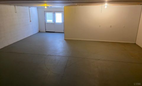 Tiny photo for 229 Lee Grant Avenue, Appomattox, VA 24522 (MLS # 364919)