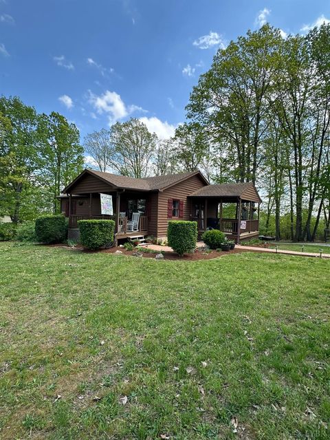 Tiny photo for 1524 Austins Road, Gladstone, VA 24553 (MLS # 363032)