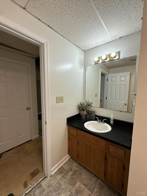 Tiny photo for 1524 Austins Road, Gladstone, VA 24553 (MLS # 363032)