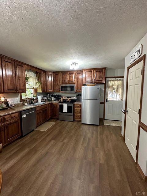Tiny photo for 1524 Austins Road, Gladstone, VA 24553 (MLS # 363032)