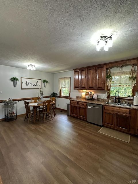 Tiny photo for 1524 Austins Road, Gladstone, VA 24553 (MLS # 363032)