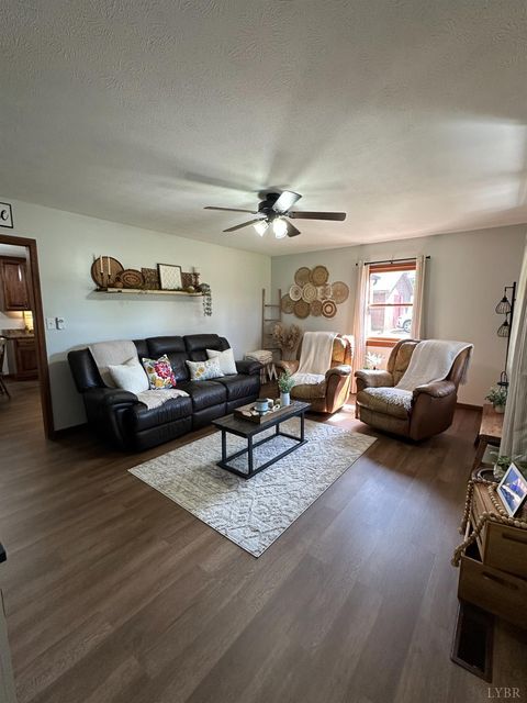 Tiny photo for 1524 Austins Road, Gladstone, VA 24553 (MLS # 363032)