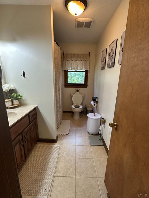 Tiny photo for 1524 Austins Road, Gladstone, VA 24553 (MLS # 363032)