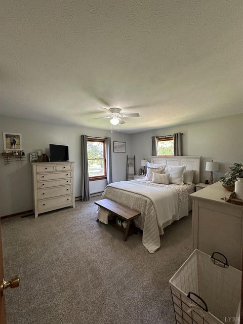 Tiny photo for 1524 Austins Road, Gladstone, VA 24553 (MLS # 363032)