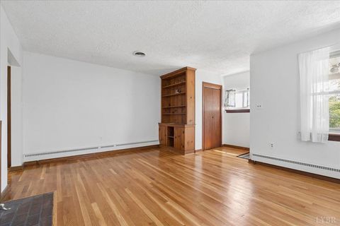 Tiny photo for 1410 Gates Street, Lynchburg, VA 24502 (MLS # 365874)