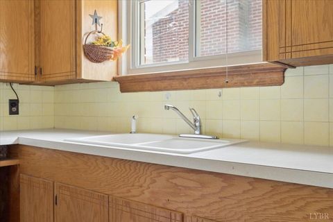 Tiny photo for 1410 Gates Street, Lynchburg, VA 24502 (MLS # 365874)