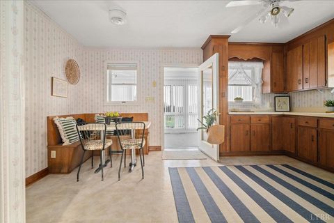 Tiny photo for 4059 Lowry Road, Goode, VA 24556 (MLS # 364456)