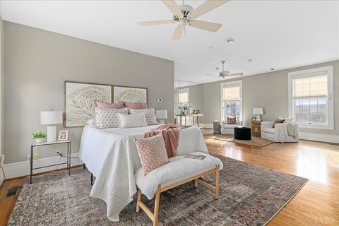 Tiny photo for 4059 Lowry Road, Goode, VA 24556 (MLS # 364456)