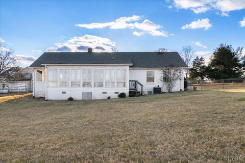 Tiny photo for 4059 Lowry Road, Goode, VA 24556 (MLS # 364456)