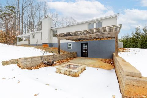 Tiny photo for 3538 Gladys Road, Gladys, VA 24554 (MLS # 364371)