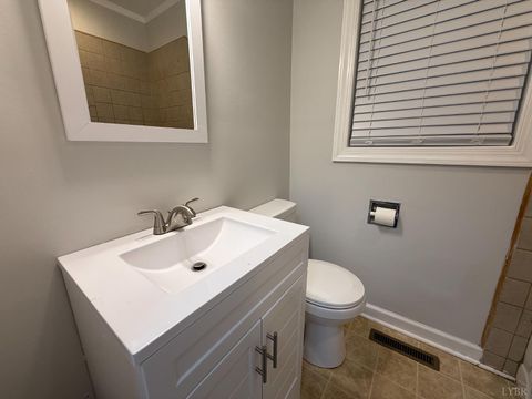 Tiny photo for 707 Stuart Street, Lynchburg, VA 24501 (MLS # 362085)