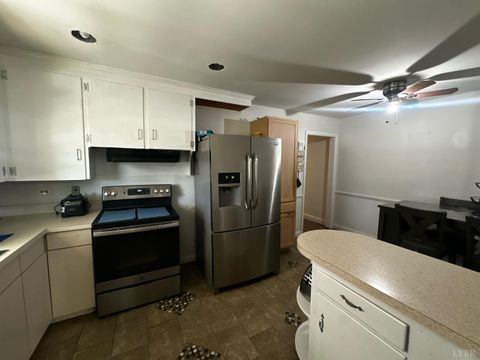 Tiny photo for 4532 Oakdale Drive, Lynchburg, VA 24502 (MLS # 364084)