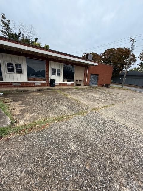 Tiny photo for 2300 Fort Avenue, Lynchburg, VA 24501 (MLS # 361996)