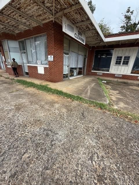 Tiny photo for 2300 Fort Avenue, Lynchburg, VA 24501 (MLS # 361996)