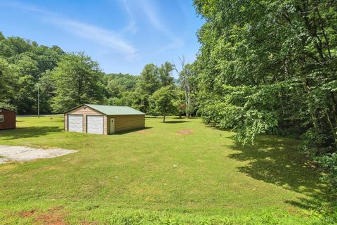 Tiny photo for 2070 Woodson Rd Rd, Roseland, VA 22967 (MLS # 362162)