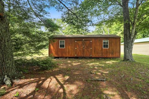 Tiny photo for 2070 Woodson Rd Rd, Roseland, VA 22967 (MLS # 362162)