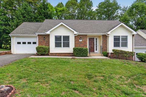 Townhouse For Sale - 123 Village Park Court<br/> Lynchburg, VA 24501