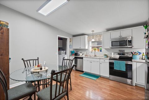 Tiny photo for 287 Castle Creek Lane Ln, Roseland, VA 22967 (MLS # 363167)