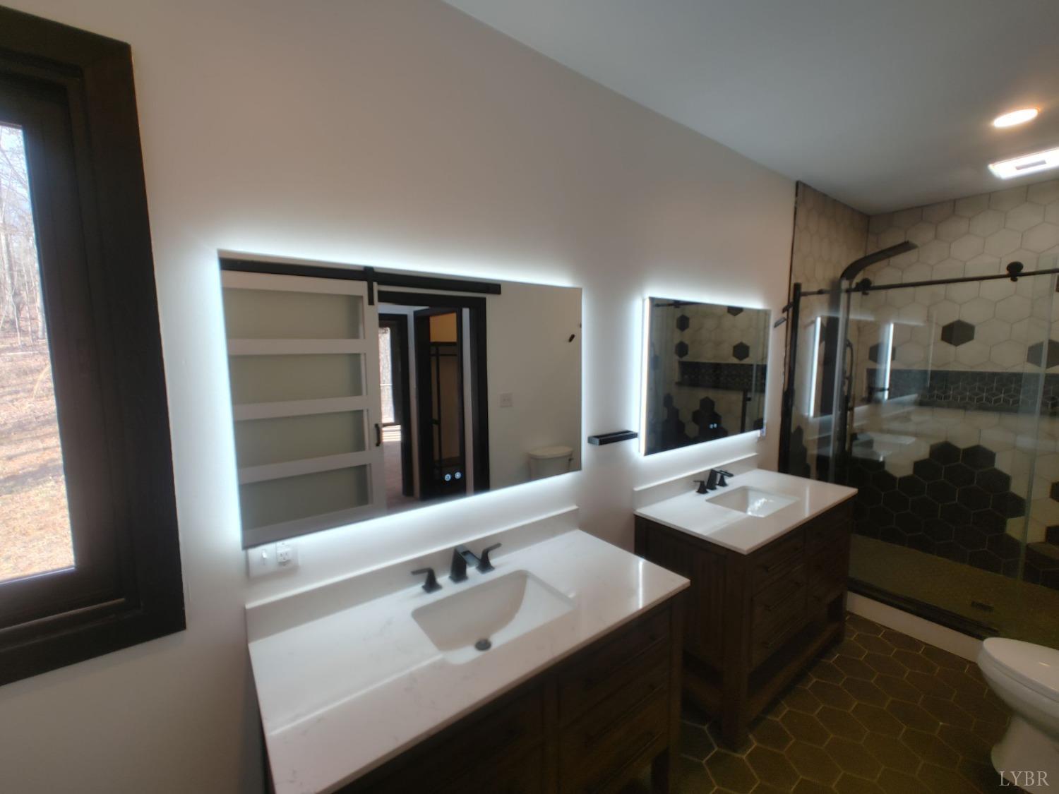 Goode, Virginia 24556, United States, 3 Bedrooms Bedrooms, ,3 BathroomsBathrooms,Residential,Active,176058