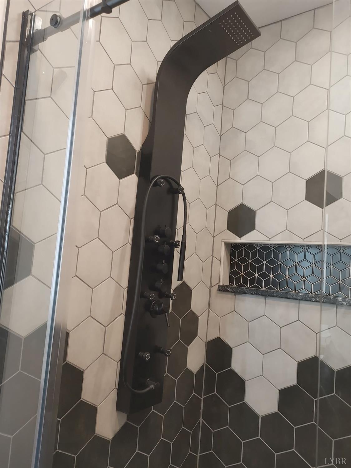 Goode, Virginia 24556, United States, 3 Bedrooms Bedrooms, ,3 BathroomsBathrooms,Residential,Active,176058