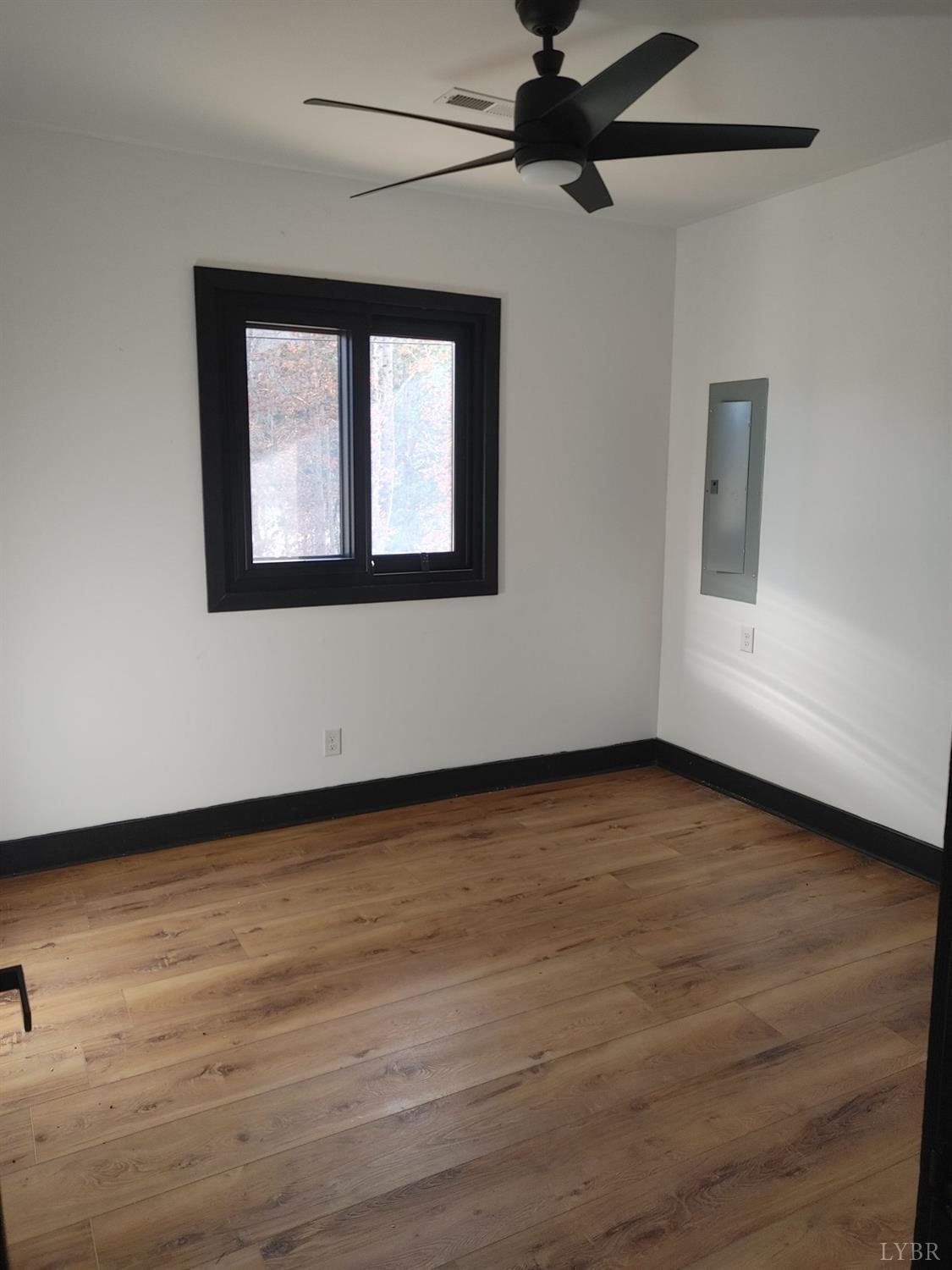 Goode, Virginia 24556, United States, 3 Bedrooms Bedrooms, ,3 BathroomsBathrooms,Residential,Active,176058