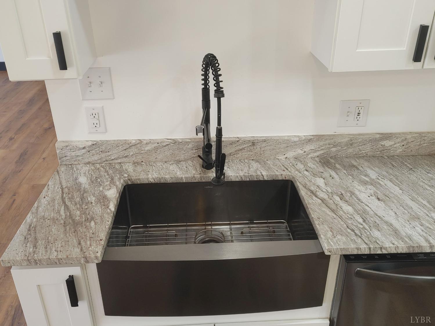 Goode, Virginia 24556, United States, 3 Bedrooms Bedrooms, ,3 BathroomsBathrooms,Residential,Active,176058