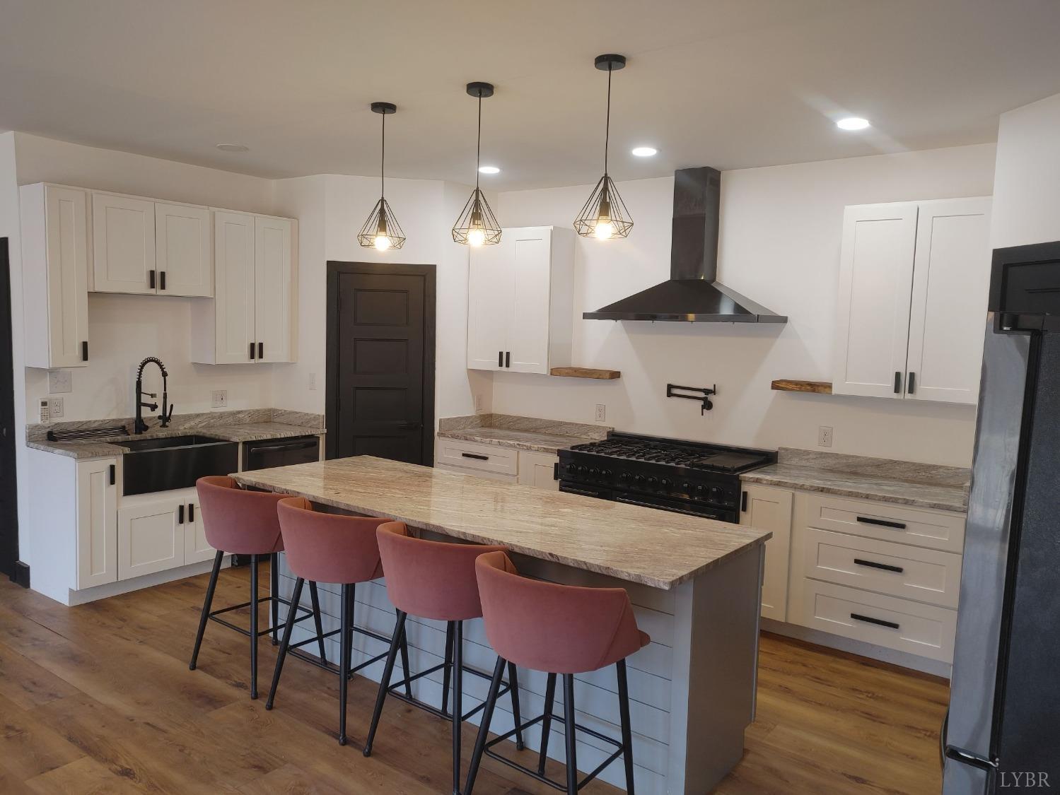 Goode, Virginia 24556, United States, 3 Bedrooms Bedrooms, ,3 BathroomsBathrooms,Residential,Active,176058