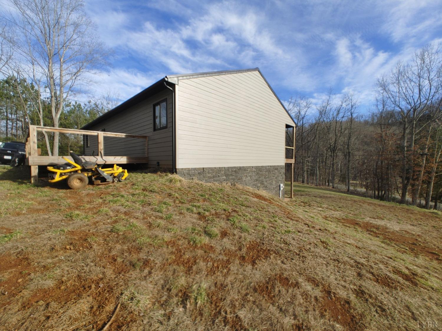 Goode, Virginia 24556, United States, 3 Bedrooms Bedrooms, ,3 BathroomsBathrooms,Residential,Active,176058