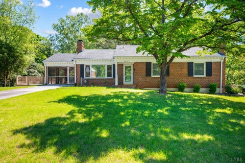 Homes For Sale - 2416 Castle Place<br/> Lynchburg, VA 24503