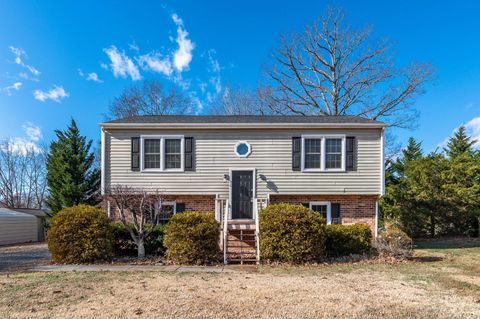 Tiny photo for 117 Settlement Drive, Lynchburg, VA 24502 (MLS # 363649)