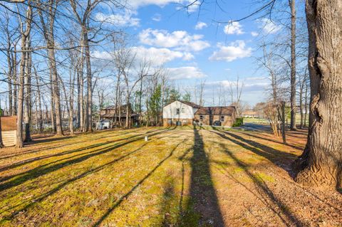Tiny photo for 1071 Great Oaks Road, Forest, VA 24551 (MLS # 365058)