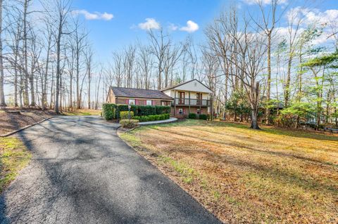 Tiny photo for 1071 Great Oaks Road, Forest, VA 24551 (MLS # 365058)