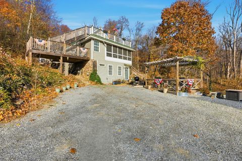 Tiny photo for 1905 Karnes Road, Bedford, VA 24523 (MLS # 363115)