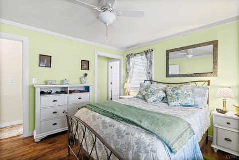 Tiny photo for 1905 Karnes Road, Bedford, VA 24523 (MLS # 363115)