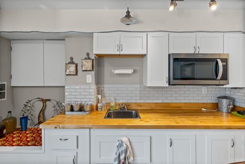 Tiny photo for 1905 Karnes Road, Bedford, VA 24523 (MLS # 363115)